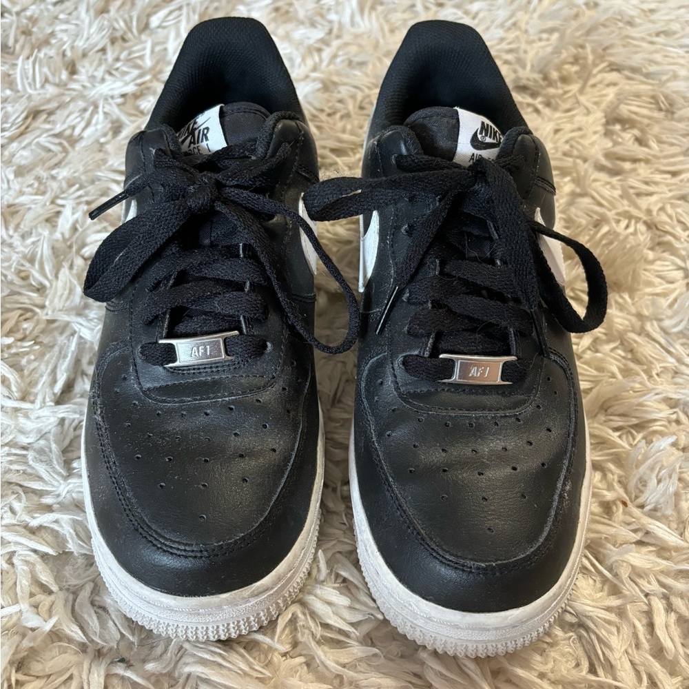 Air Force 1’s Black and White